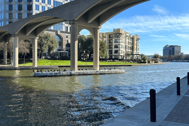 las colinas mandalay canal lake carolyn